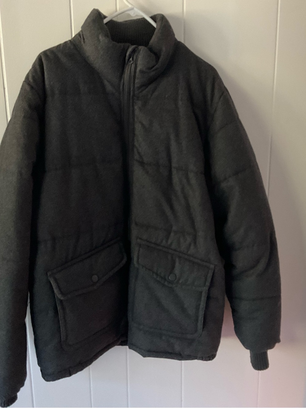 GAP Men's Dark Gray Quilted Puffer Jacket